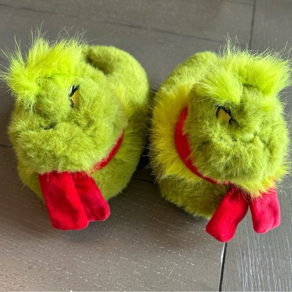 The Grinch Fuzzy Green Toddler Holiday Slippers • Size 9T-10T • Christmas Outfit - Picture 1 of 6